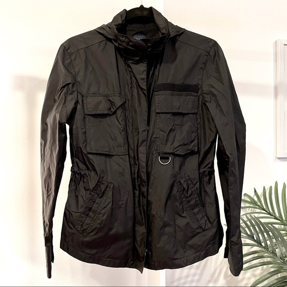 Gap Windbreaker - Picture 2 of 5